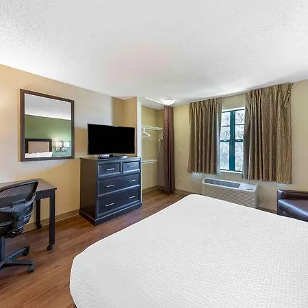 Extended America - - Airport - Music Hotel 2*