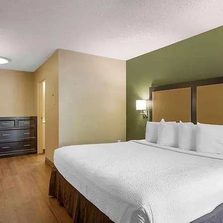 Hotel Extended America - - Airport - Music