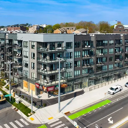 Walkable Midtown Location Modern Amenities Pool Gym Anthem By Avantstay *