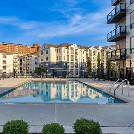 Walkable Midtown Location Modern Amenities Pool Gym Anthem By Avantstay Nashville