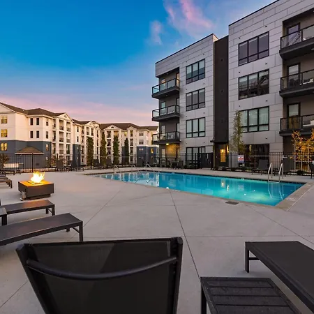 Walkable Midtown Location Modern Amenities Pool Gym Anthem By Avantstay Holiday home *