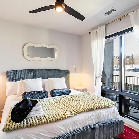Holiday home Walkable Midtown Location Modern Amenities Pool Gym Anthem By Avantstay Nashville