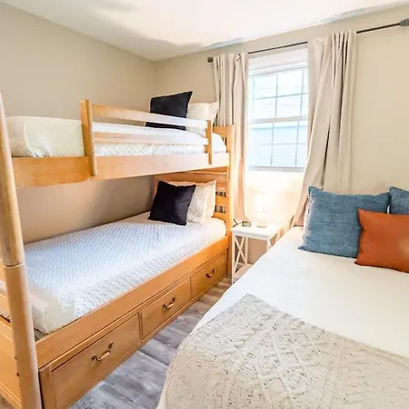 7 Min Drive To Broadway- Walkable Neighborhood Holiday home Nashville