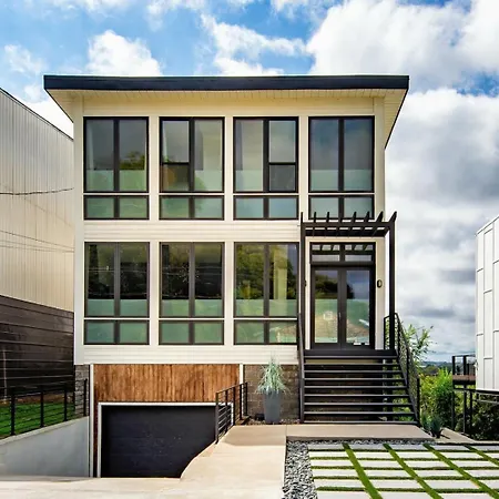 A Spacious With Amazing Views And Elevated Outdoor Spaces * Nashville