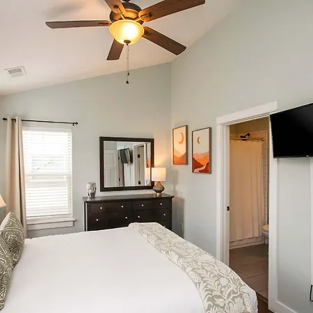 Relaxing 2 Bd 2 5 Ba Base Holiday home
