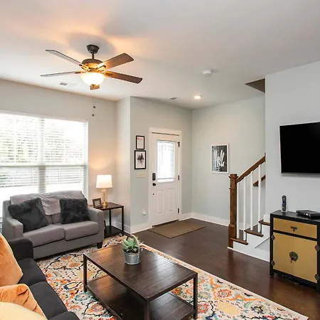 Relaxing 2 Bd 2 5 Ba Base Holiday home Nashville