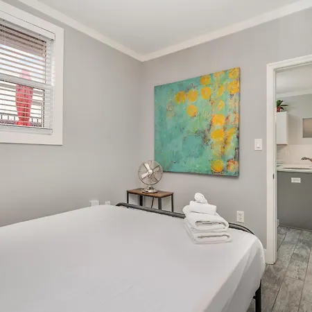 Pearlescence - Private Patios - 4 Mins To Broadway