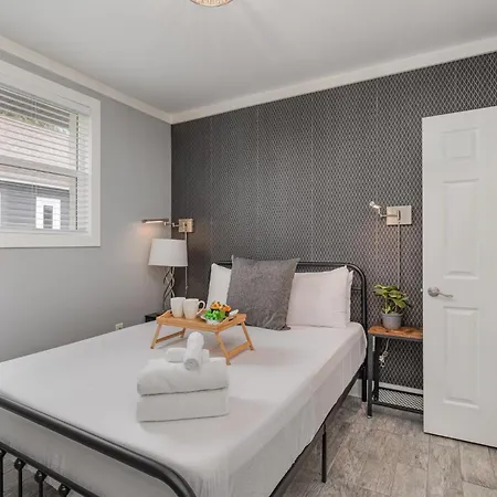Pearlescence - Private Patios - 4 Mins To Broadway Holiday home Nashville
