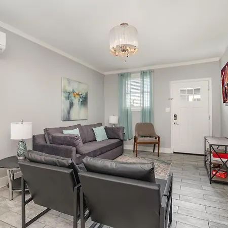 Pearlescence - Private Patios - 4 Mins To Broadway Holiday home Nashville