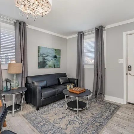 Hidden Pearl-3 Units-private Patios-near Broadway Holiday home