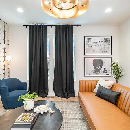 Holiday home Aerie-rooftop Patio & Spa-mins To Ted Rhodes Golf