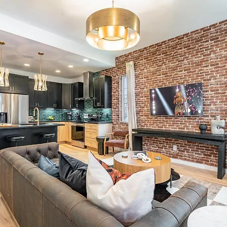 Ballad Blues - Rooftop Patio - Mins To Broadway Holiday home Nashville