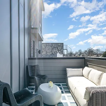 Wild Spur-rooftop Patio & Hot Tub-near The Nations Holiday home Nashville
