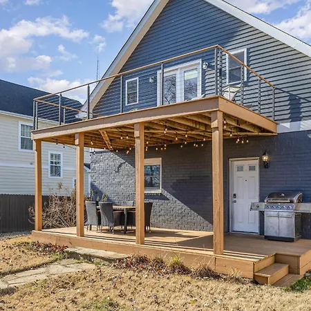 Modern Farmhouse- Fenced Backyard+patio-12 South Nashville