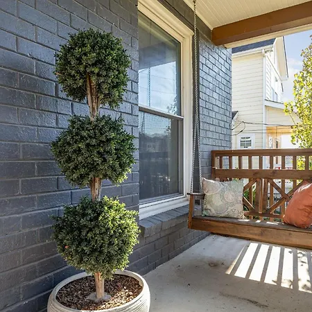 Holiday home Modern Farmhouse- Fenced Backyard+patio-12 South