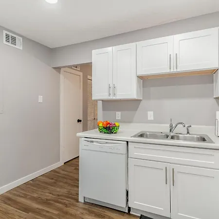 South Wing - 2 Units - 4 Bedrooms - Mins To Zoo Nashville