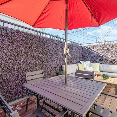 Urban Pearl-2 Bedroom & Private Patio-in Midtown * Nashville