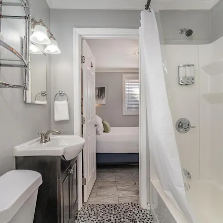 Urban Pearl-2 Bedroom & Private Patio-in Midtown Holiday home Nashville