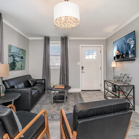Urban Pearl-2 Bedroom & Private Patio-in Midtown * Nashville