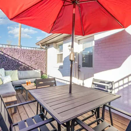 Urban Pearl-2 Bedroom & Private Patio-in Midtown Holiday home Nashville