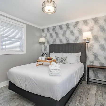 Holiday home Urban Pearl-2 Bedroom & Private Patio-in Midtown