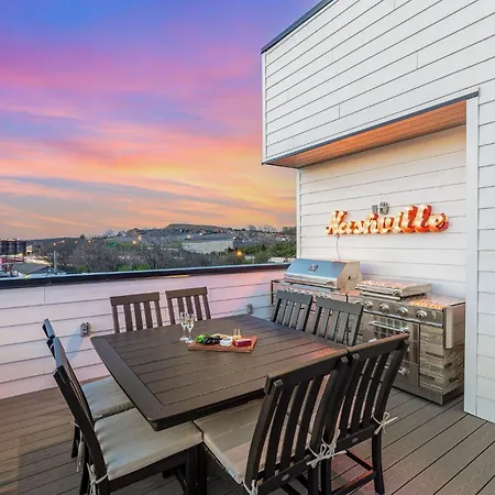 Holiday home Luxe-high Note-rooftop Hot Tub-3 Mins To Broadway Nashville