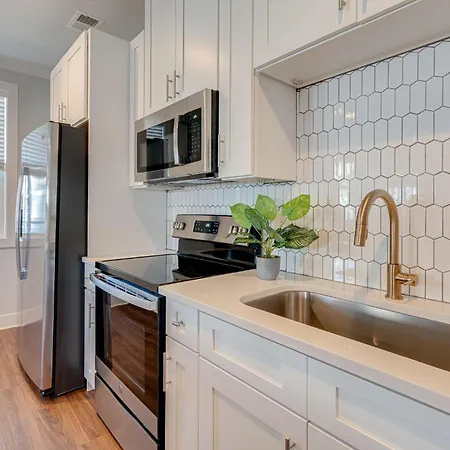 Holiday home Melrose Fusion - 6 Units - Minutes To Broadway *