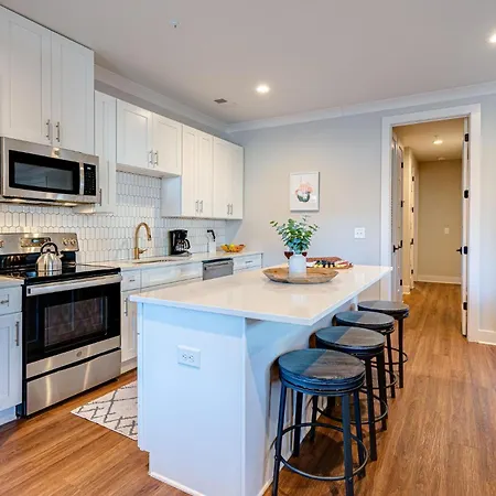Melrose Fusion - 6 Units - Minutes To Broadway Holiday home *