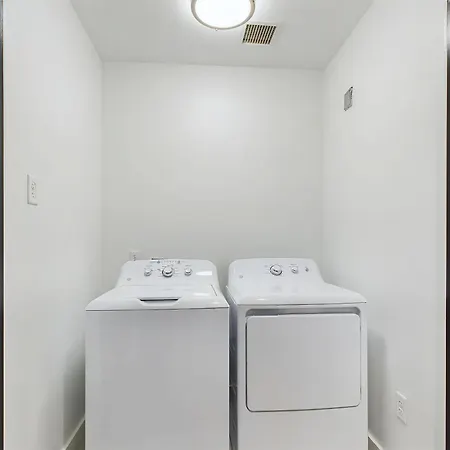 Penthouse Fox Den-2 Penthouse Suites-12 South *