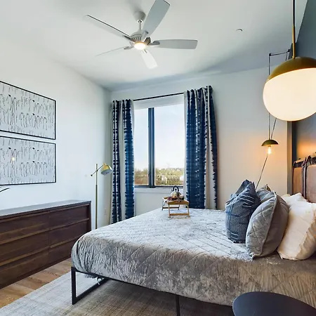 Penthouse Fox Den-2 Penthouse Suites-12 South Holiday home *