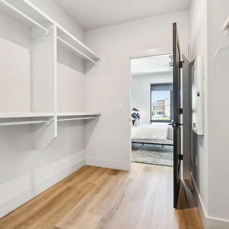 Holiday home Urban Harmony-odyssey-minutes To Broadway Nashville