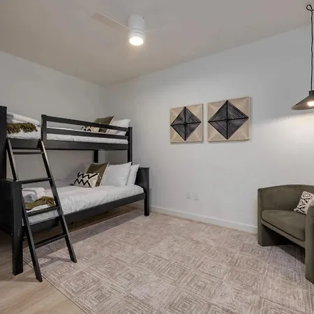 Plush Haven-2 Unit Combo-walk To Broadway Nashville