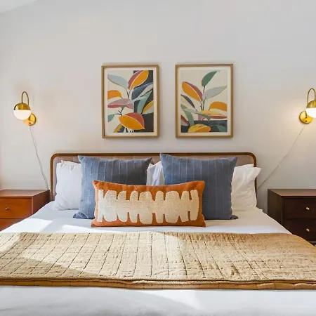 Vibrant Multi Building That Sleeps 48 With 7 Units *