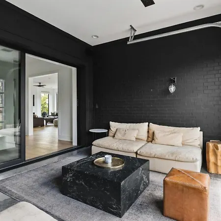 Luxury In Hills With Garage And Walk To The Park * Nashville
