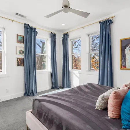 Two Adjacent Homes In 12 South And Belmont Area Sleeps 20 People *