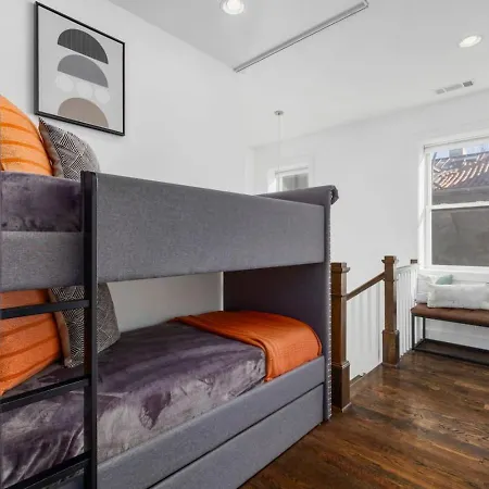 Two Adjacent Homes In 12 South And Belmont Area Sleeps 20 People
