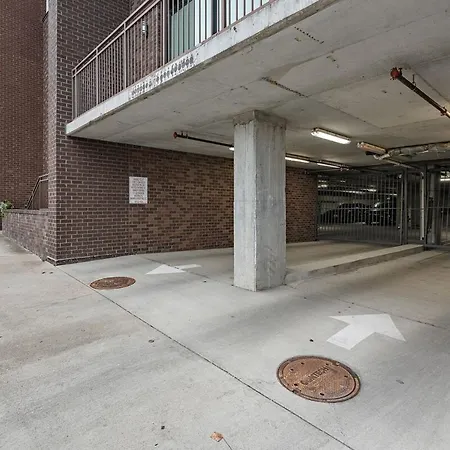 Mid-century Charm In Midtown Apartment Nashville