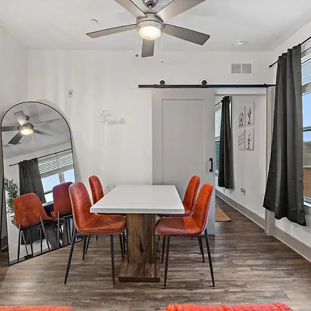 Mid-century Charm In Midtown Apartment *