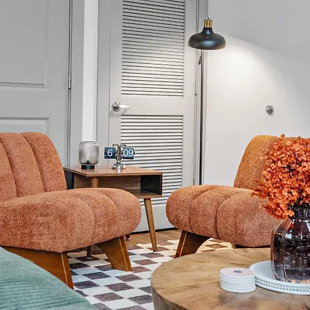 Cozy & Stylish Loft In Midtown Apartment