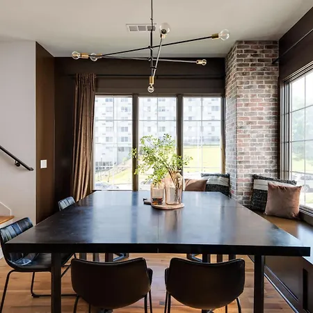 The Gambler - Pool Table Rooftop With Firepit Holiday home