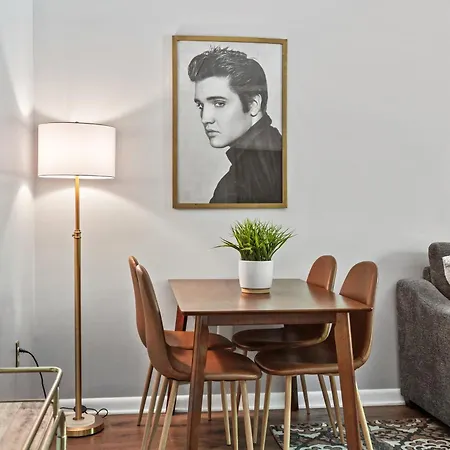 Famous Music Row 1 Bedroom With Free Parking And Pool Holiday home *