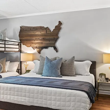 Famous Music Row 1 Bedroom With Free Parking And Pool Nashville
