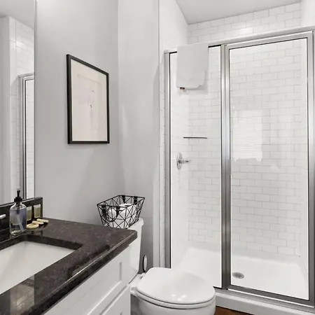 Holiday home 2 Chic Townhomes Near Geodis Sleeps 22 Nashville