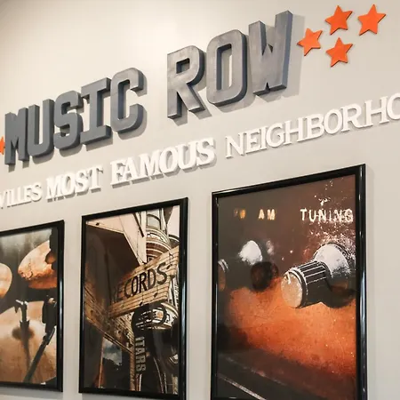 Holiday home The Sound Wave On Music Row Close To Broadway W Pool Nashville