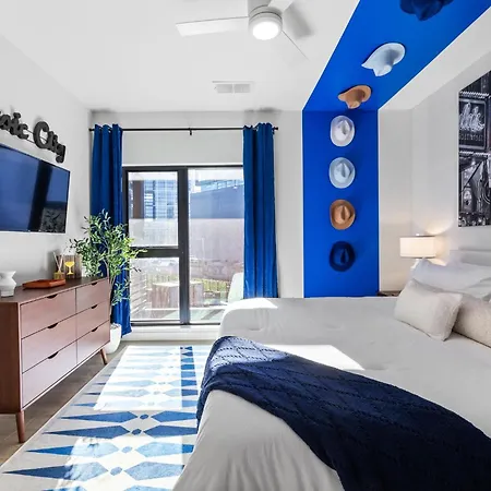 Honky Tonk Hideaway Walk To Broadway W Gym, Pool, Parking *