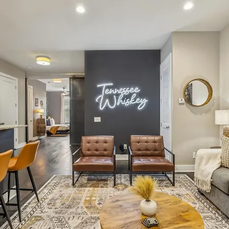Holiday home The Tennessee Whiskey In West End-vandy- Uber To Broadway