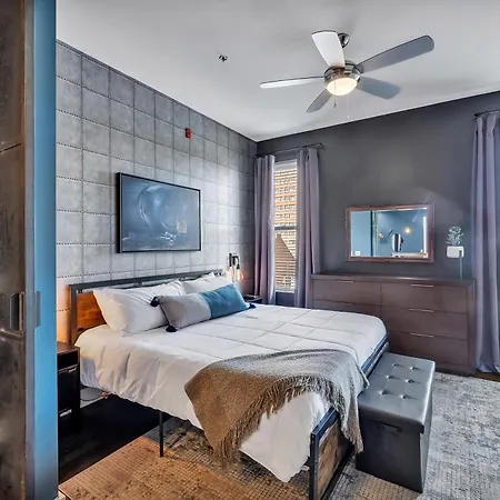 The Barrelhouse Loft In West End Near Vandy And Centennial Holiday home *