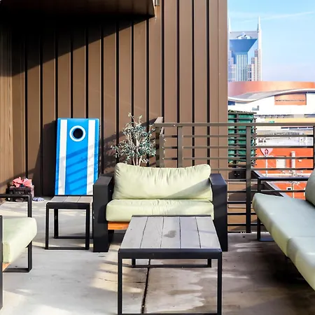 Holiday home Pie Town Emporium- Walk To Broadway, Enjoy Views, Pool, Gym Nashville