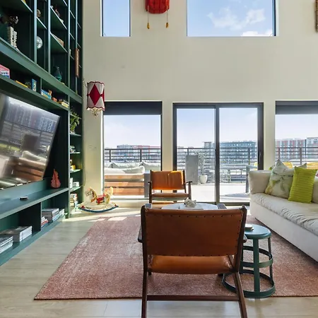Pie Town Emporium- Walk To Broadway, Enjoy Views, Pool, Gym *