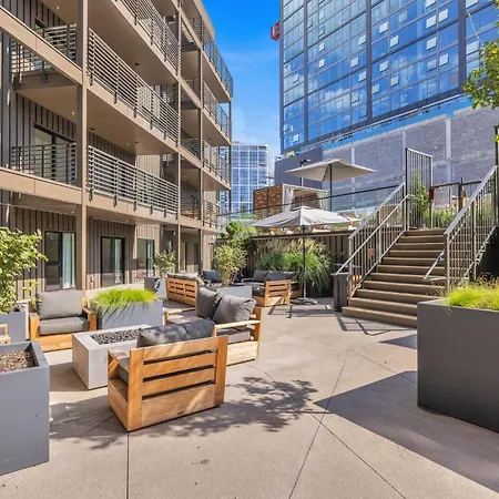Holiday home Layla's Downtown Nash Retreat | Walk To Broadway - Pool, Gym, Private Balcony, And More! Nashville